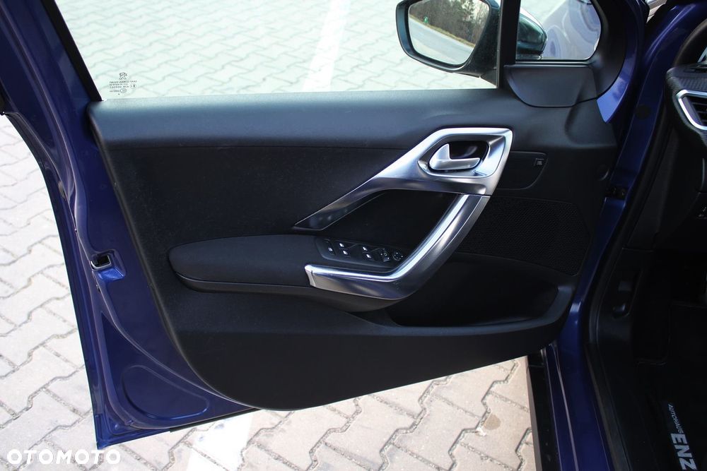 Peugeot 2008 1.6 e-HDi Allure S&S - 15