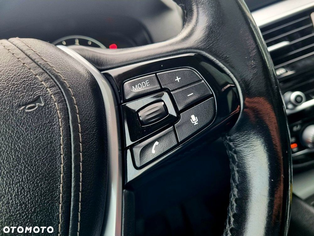 BMW Seria 5 520d Sport Line - 22