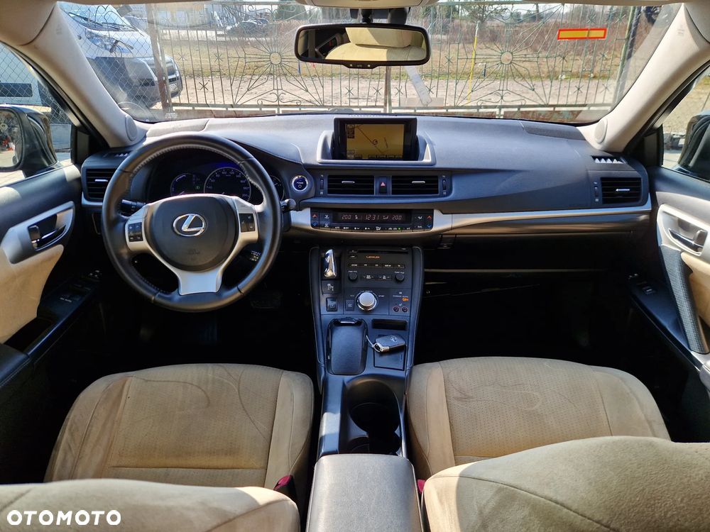 Lexus CT 200h Prestige - 11