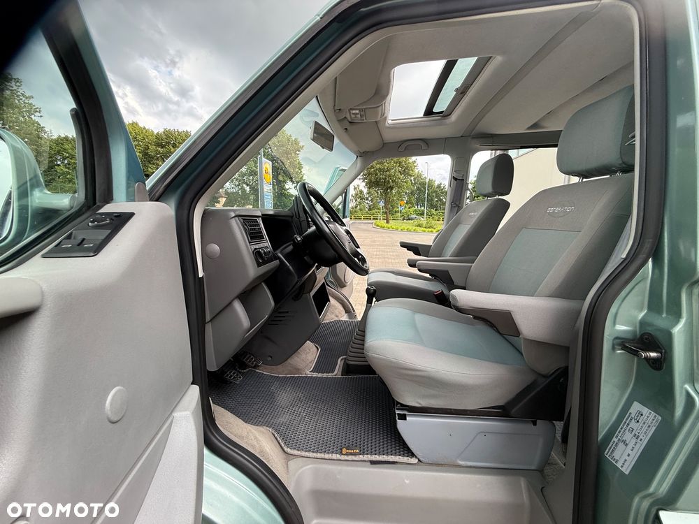 Volkswagen Multivan TDI - 11