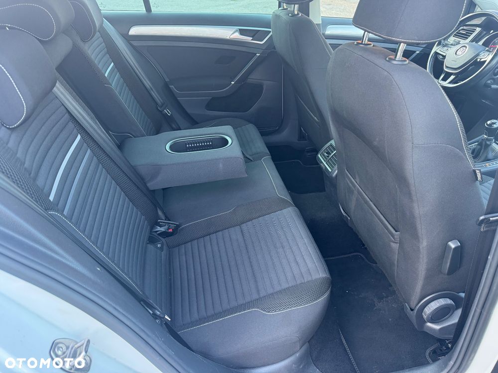 Volkswagen Golf 1.2 TSI BMT Trendline Perfectline - 17