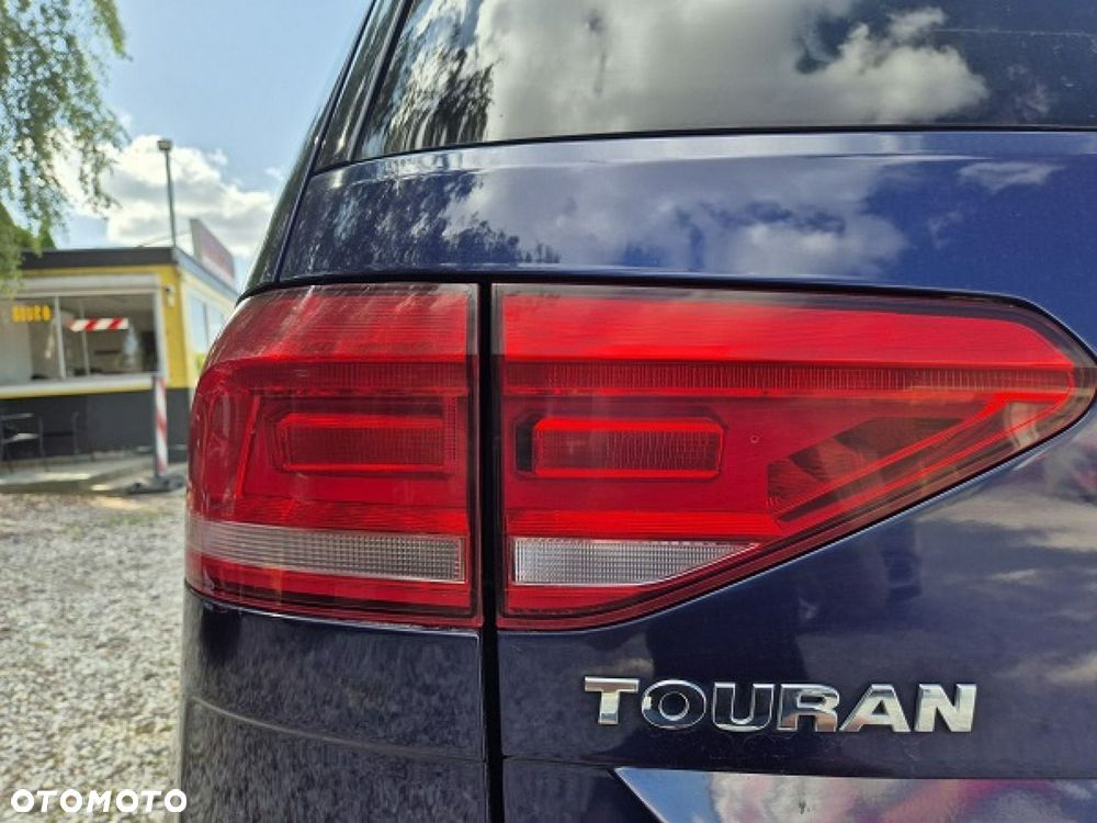 Volkswagen Touran - 11