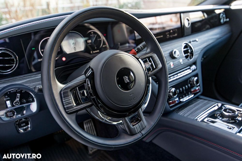 Rolls-Royce Spectre - 9