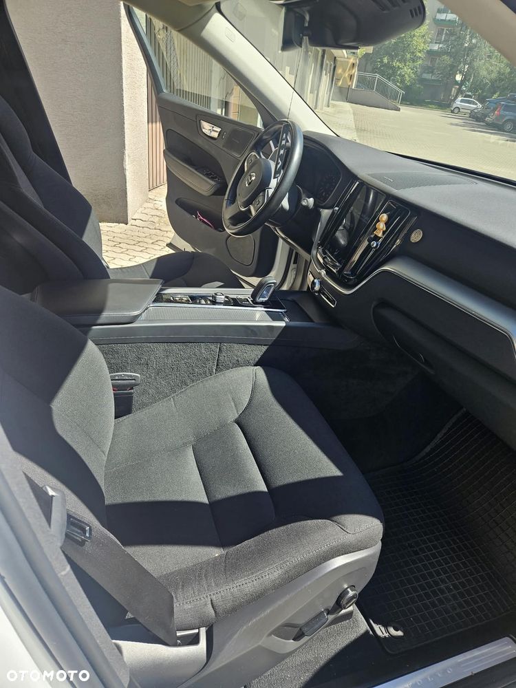Volvo XC 60 B4 B Momentum - 6