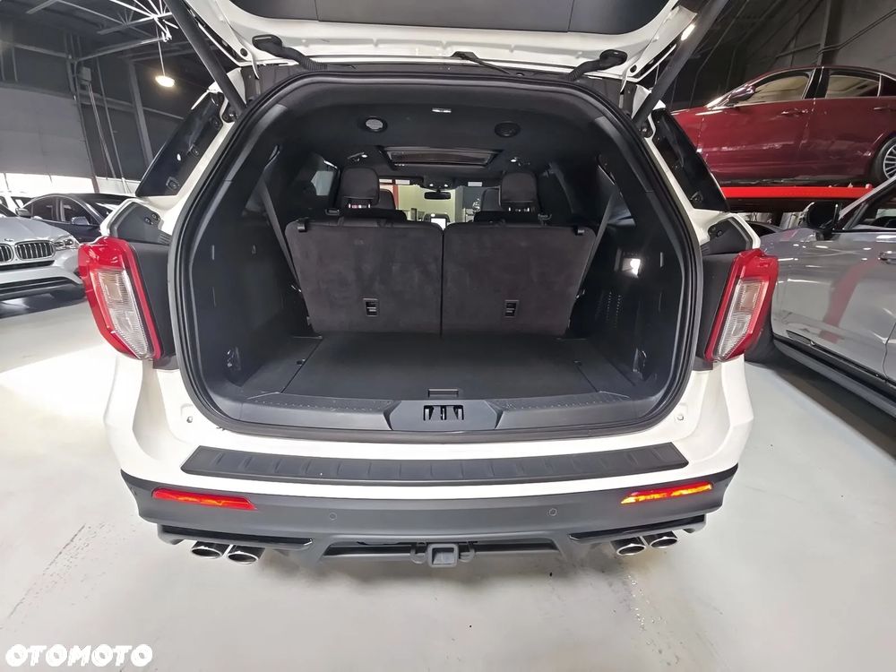 Ford Explorer ver-3-0-ecoboost-phev-4wd-st--line - 13