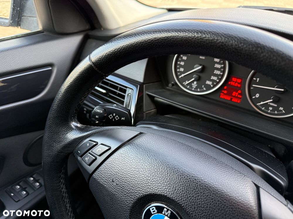 BMW Seria 5 525d - 30