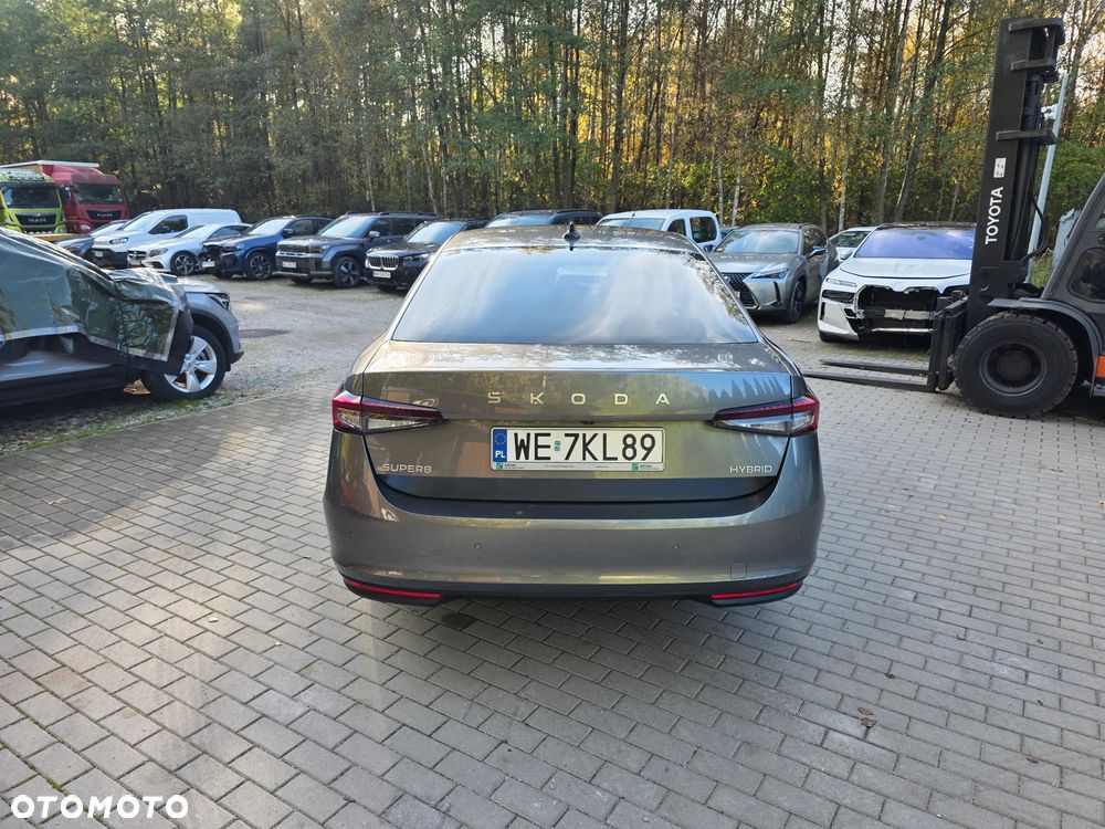 Skoda Superb 1.5 TSI mHEV Selection DSG - 6