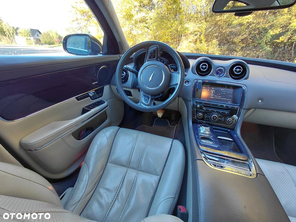 Jaguar XJ - 14