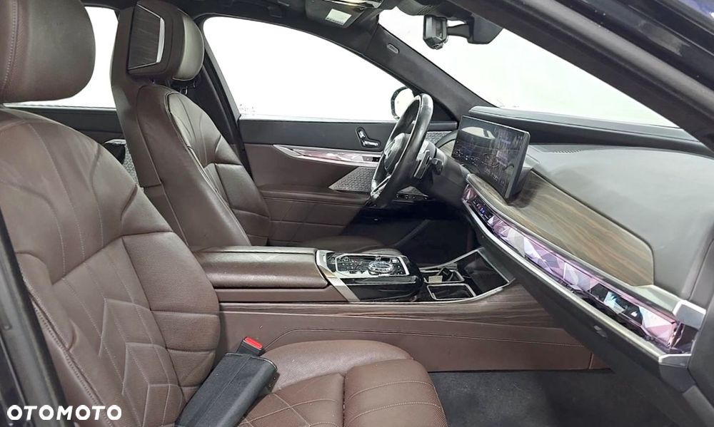BMW Seria 7 - 18