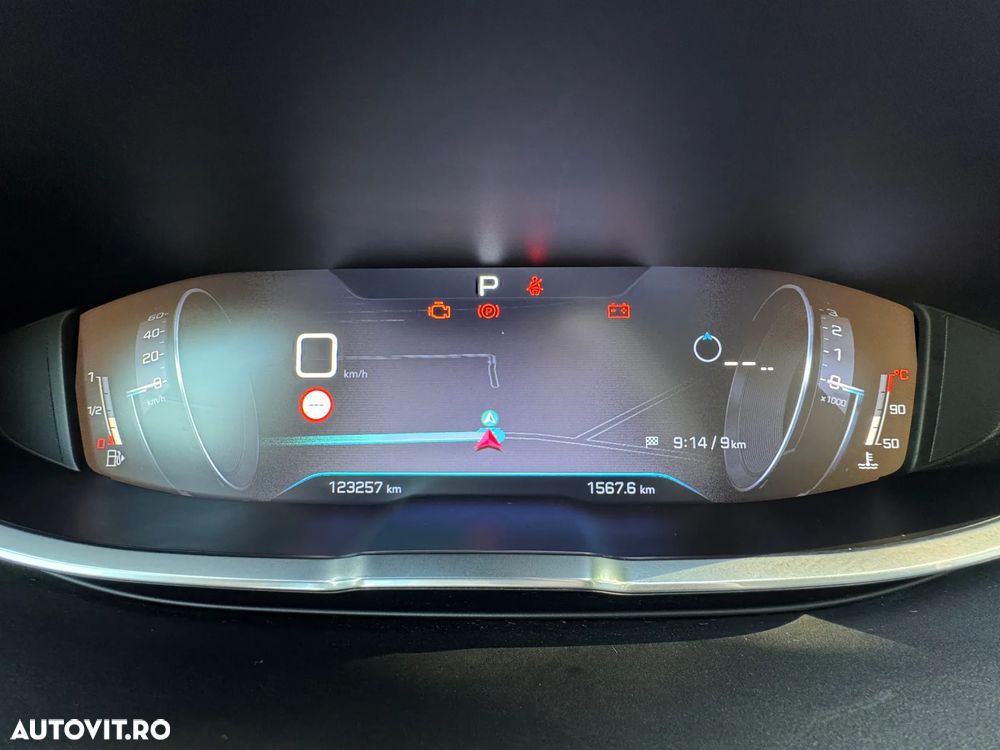 Peugeot 5008 1.6 BlueHDI EAT6 Allure - 8