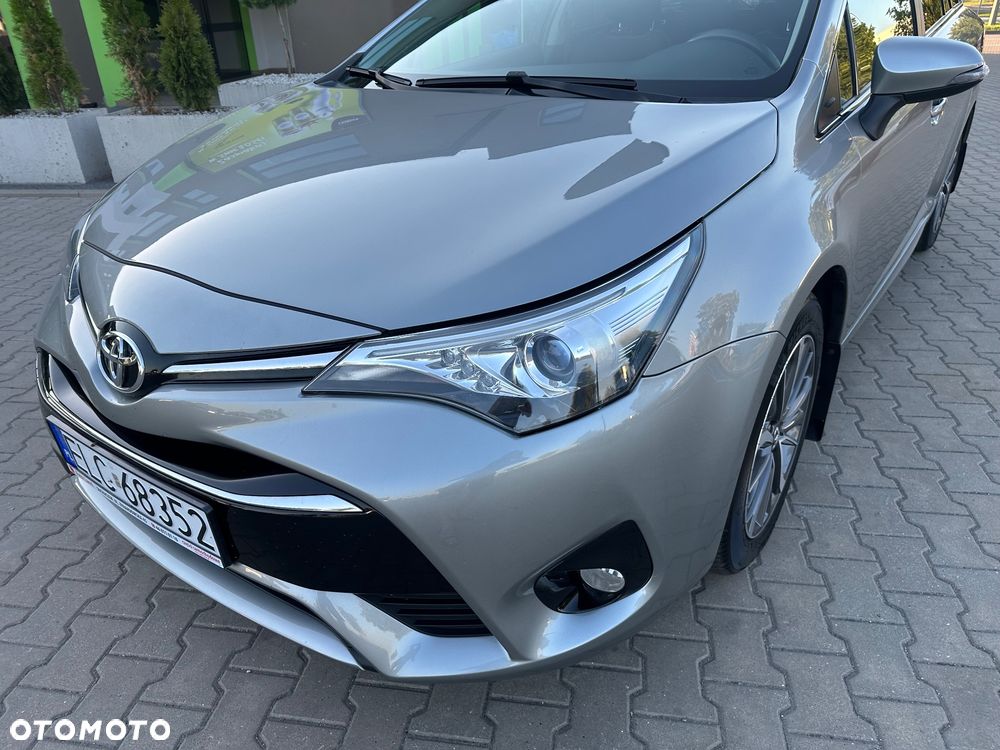 Toyota Avensis Touring Sports 1.8 Comfort - 13