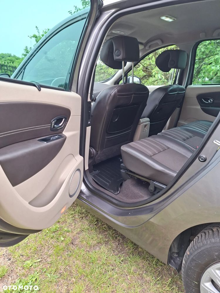 Renault Scenic 2.0 16V Privilege CVT - 11