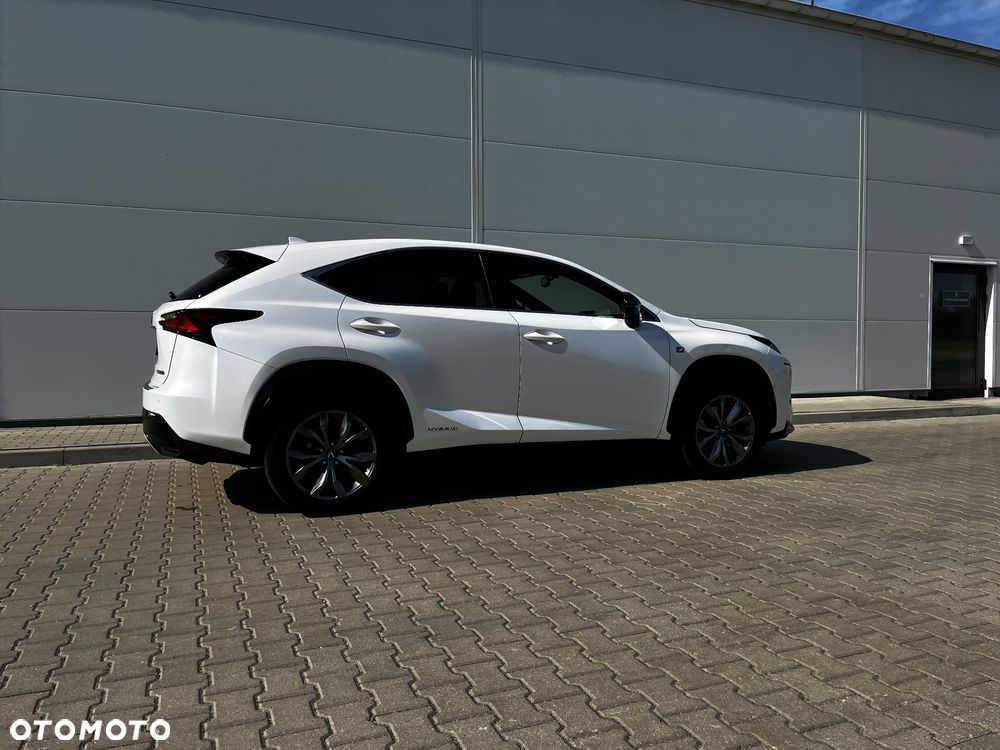 Lexus NX 300h F Sport AWD - 3