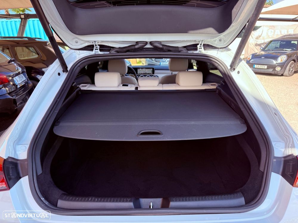 Mercedes-Benz CLA 180 7G-DCT Special Edition - 42