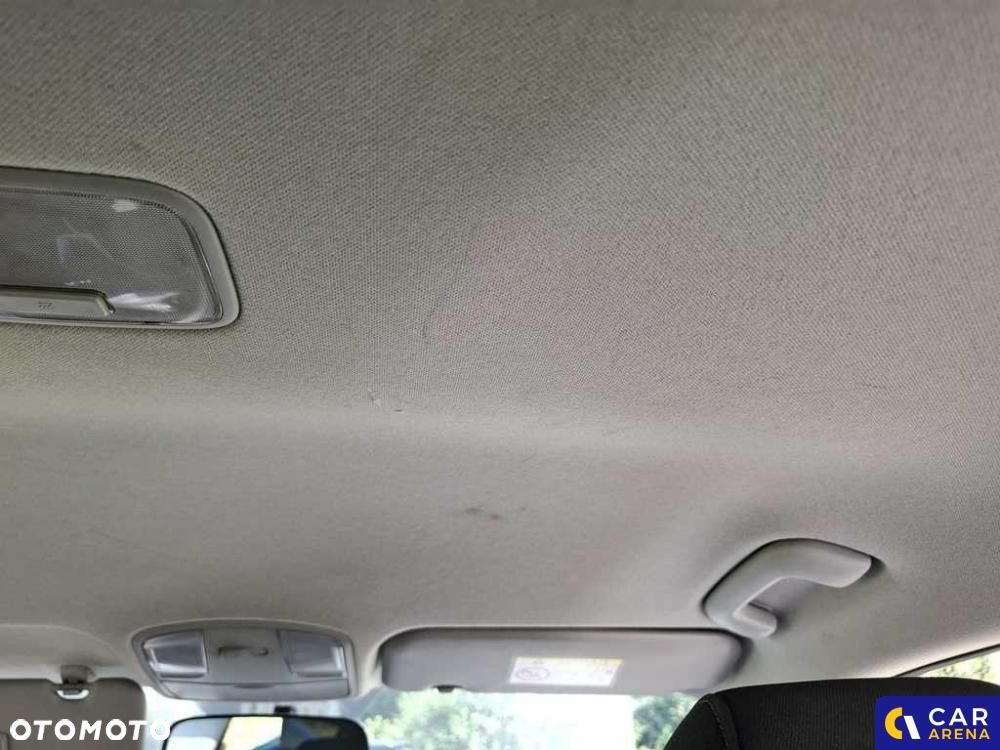 Kia Rio - 32