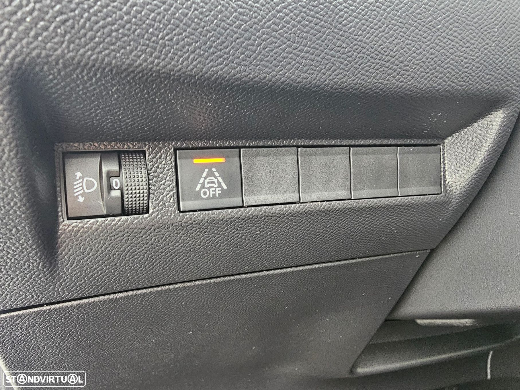 Peugeot 208 1.2 PureTech Active - 18