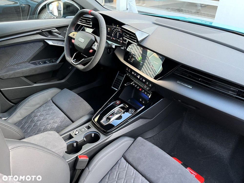 Audi RS3 Limousine - 17