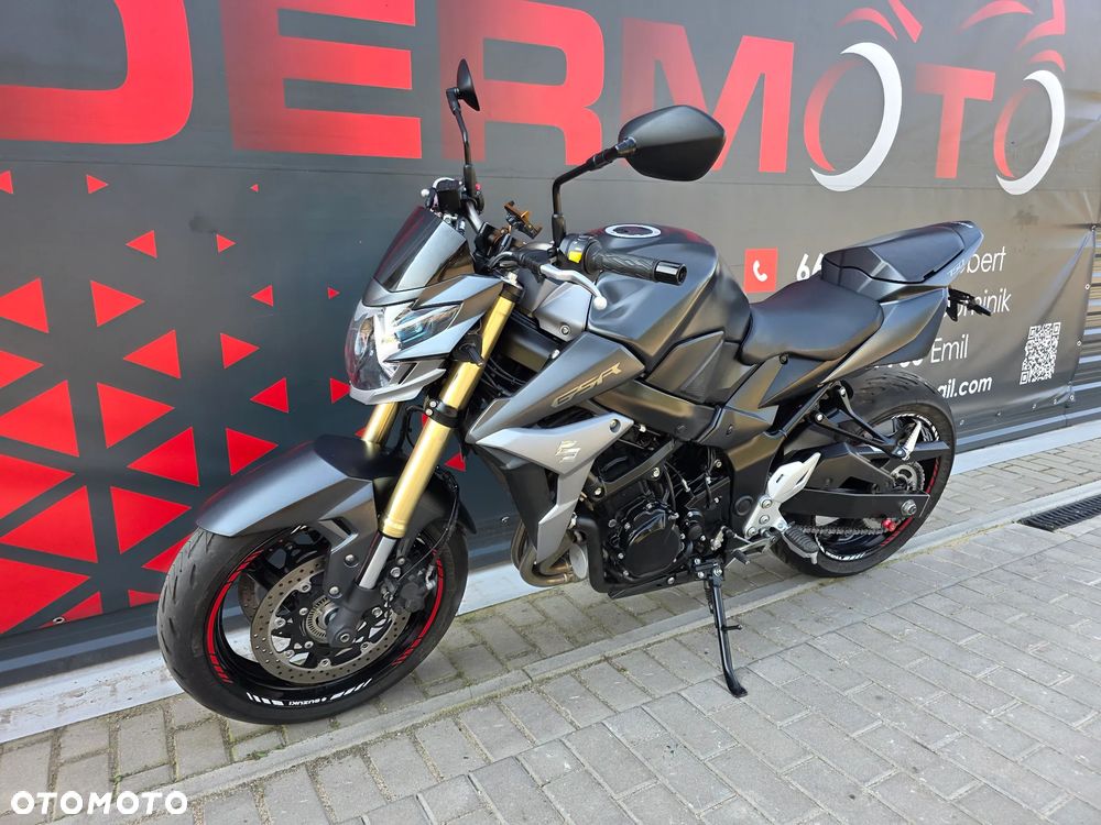 Suzuki GSR - 34