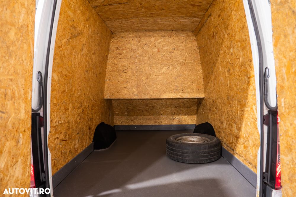 Mercedes-Benz Sprinter - 10