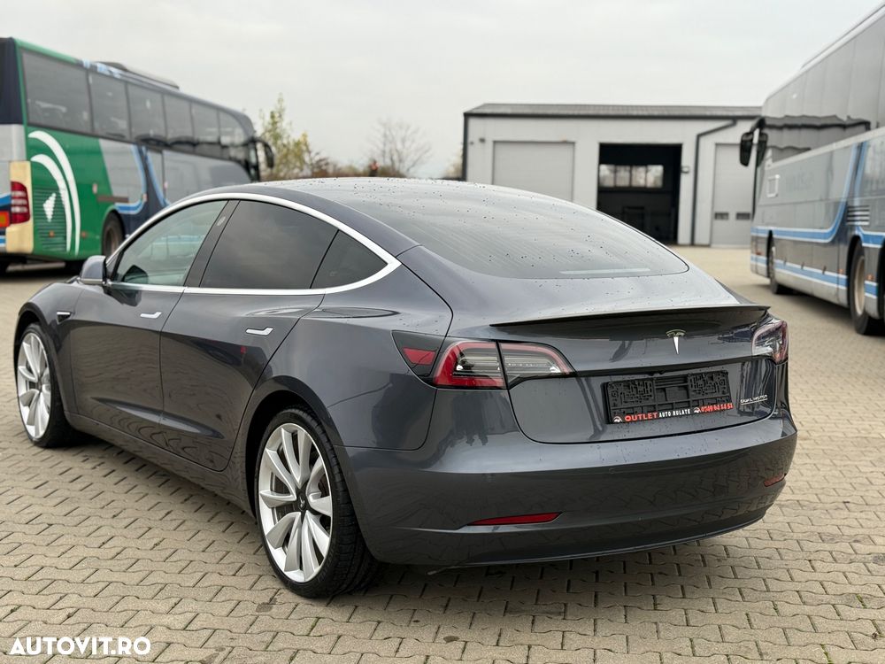 Tesla Model 3 - 16