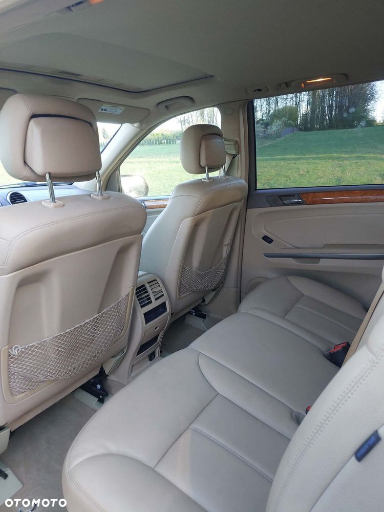 Mercedes-Benz GL - 14