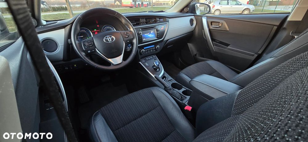 Toyota Auris 1.8 HSD Luna - 23