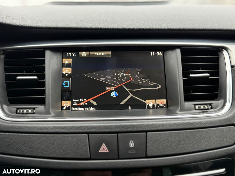 Peugeot 508 RXH Hybrid4 - 12