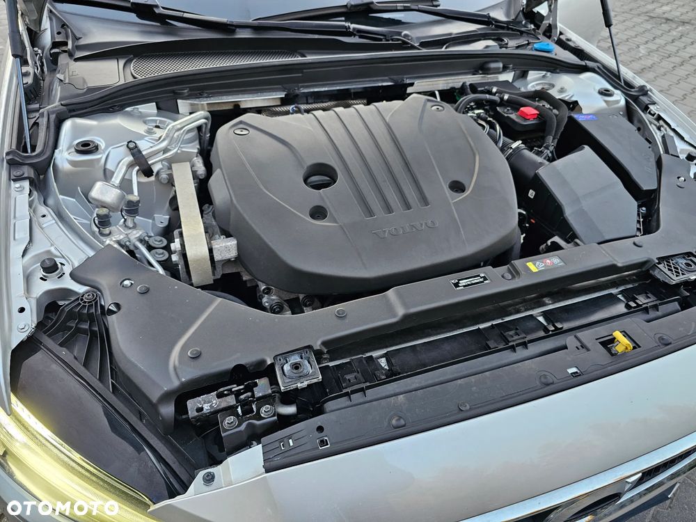 Volvo V60 T4 Momentum Pro - 17