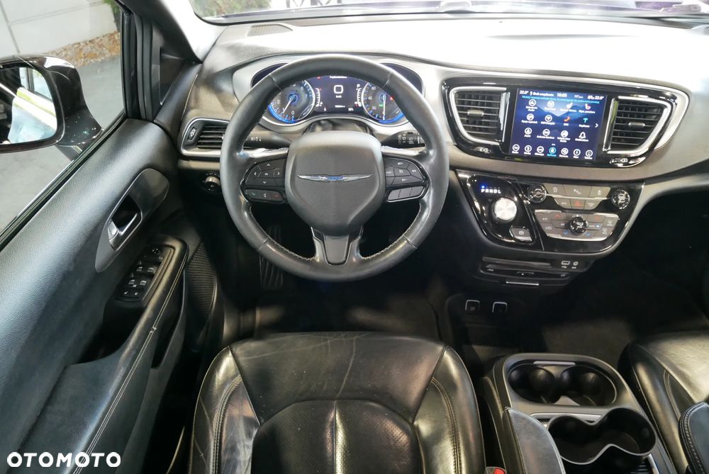 Chrysler Pacifica - 14