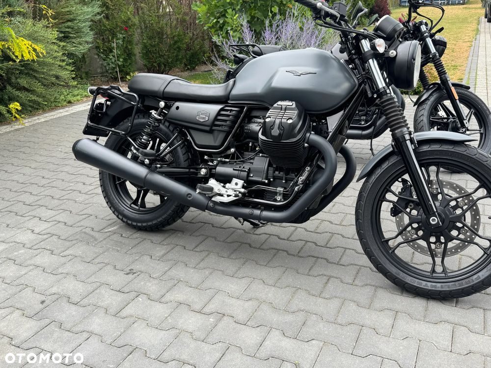 Moto Guzzi V7 - 4