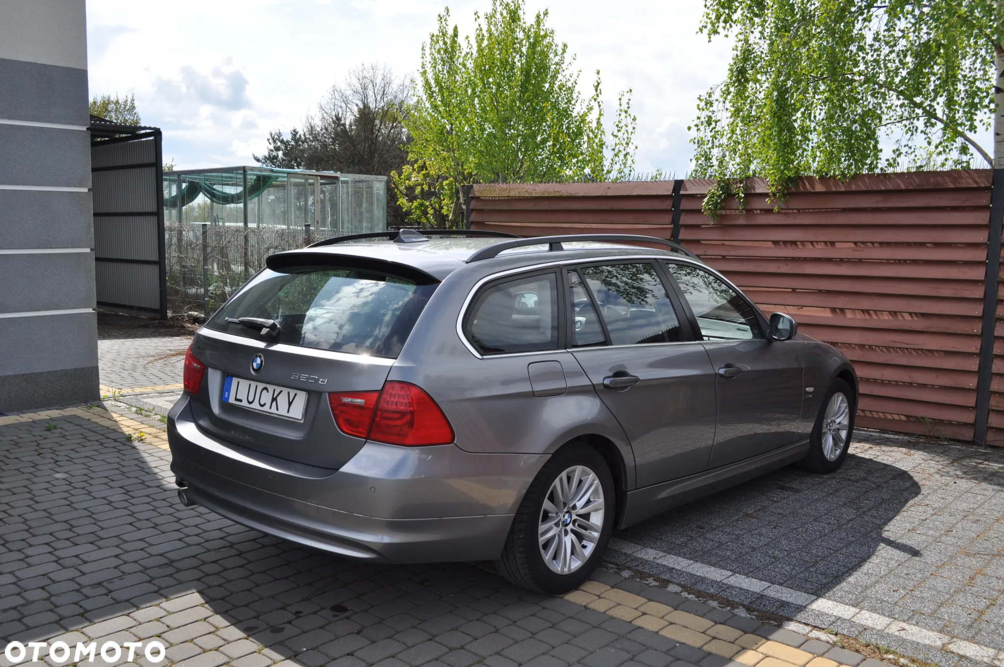 BMW Seria 3 320d xDrive DPF Touring - 3