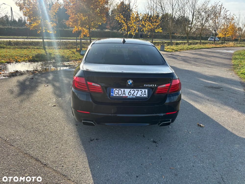 BMW Seria 5 550i - 2