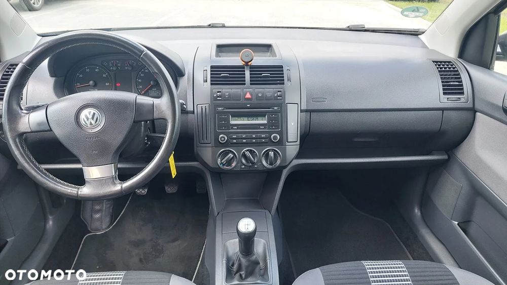 Volkswagen Polo - 9