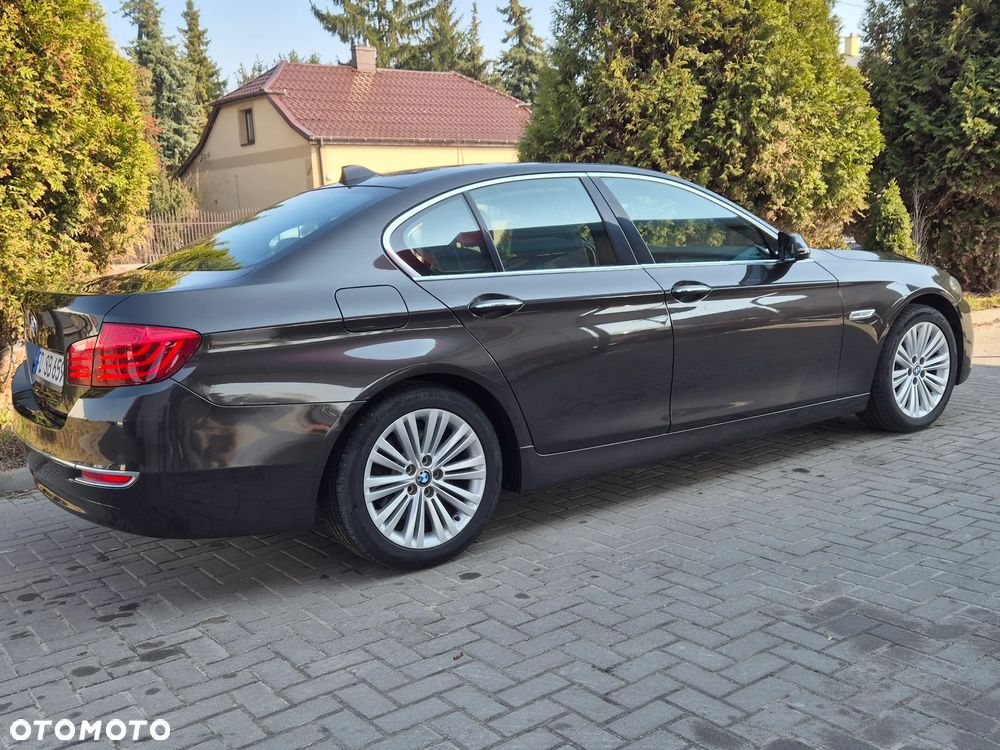 BMW Seria 5 520i Luxury Line - 13