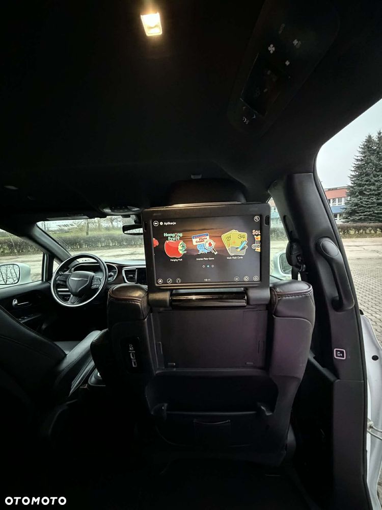 Chrysler Pacifica - 24