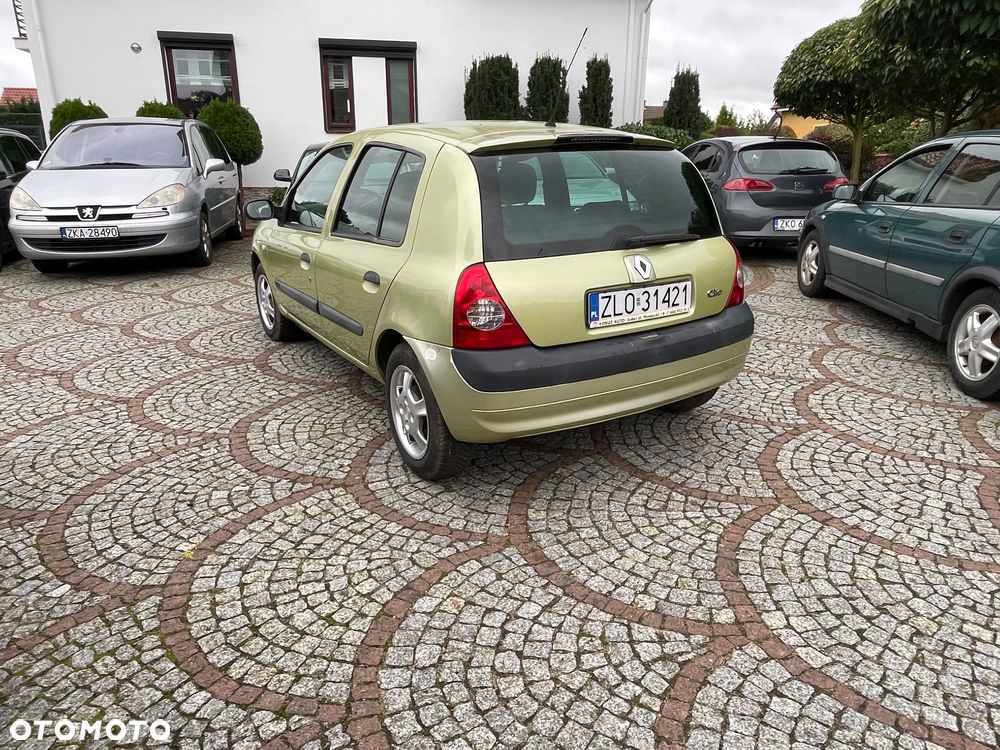 Renault Clio 1.2 16V 75 Expression - 9