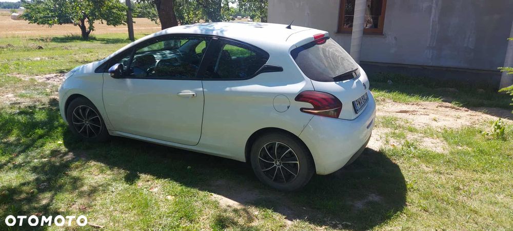 Peugeot 208 - 3