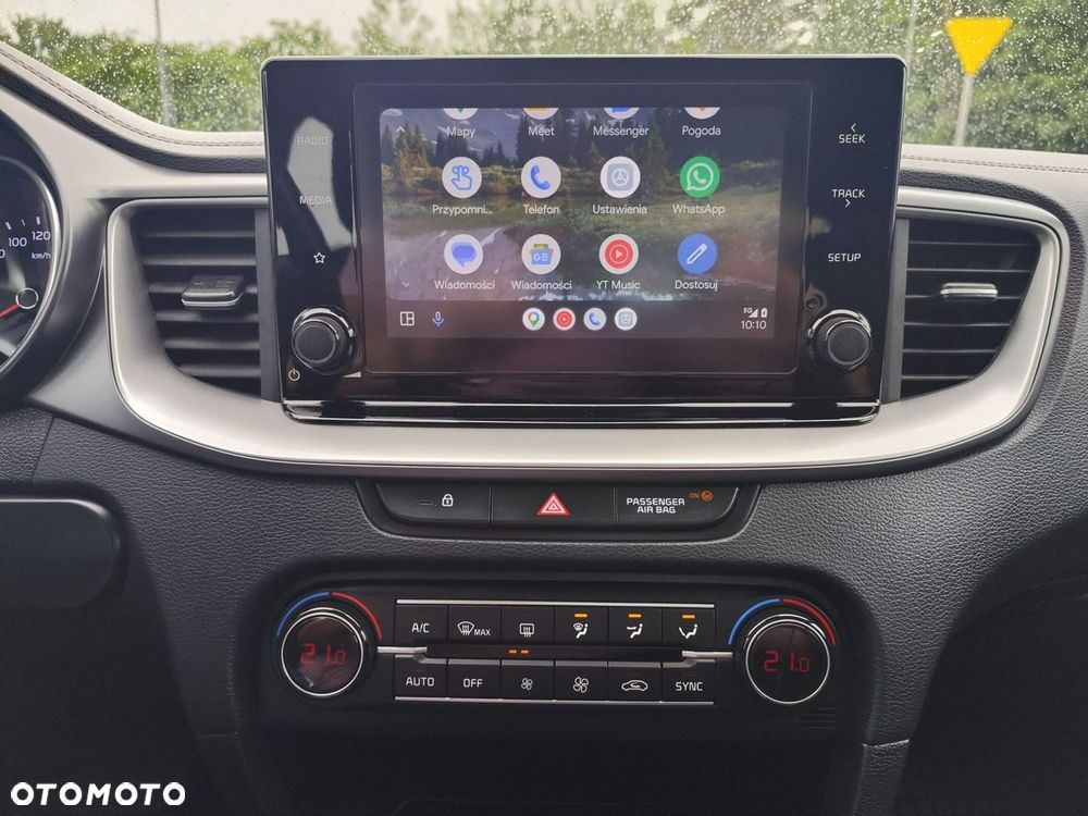 Kia Ceed - 10