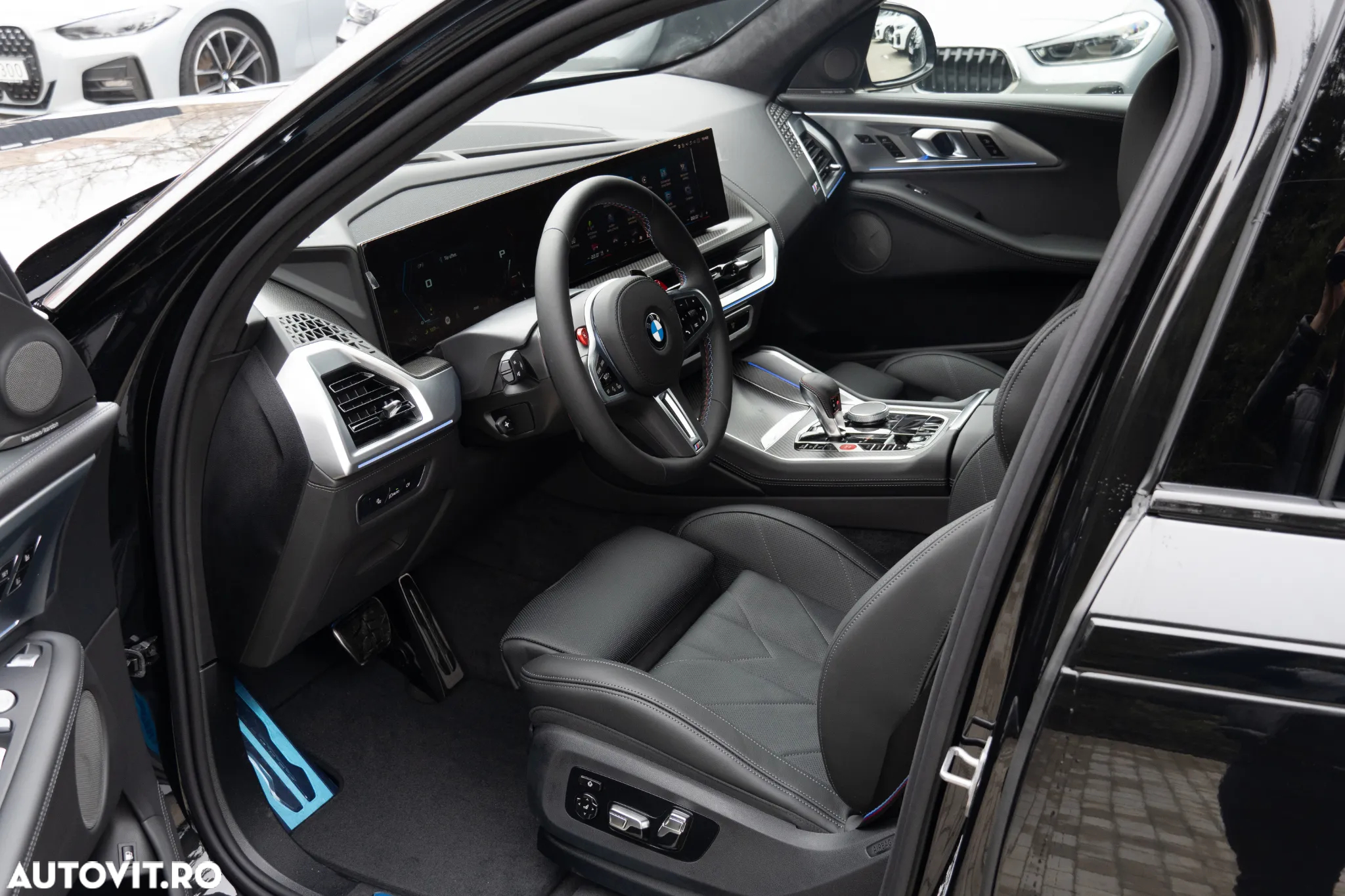 BMW XM 50e - 11