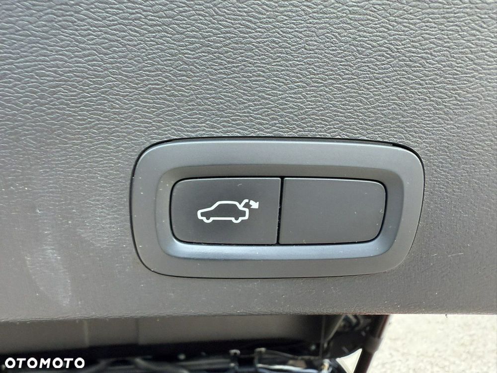 Volvo XC 40 T3 Momentum Pro - 20