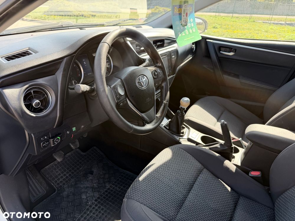 Toyota Corolla 1.6 Prestige EU6 - 12