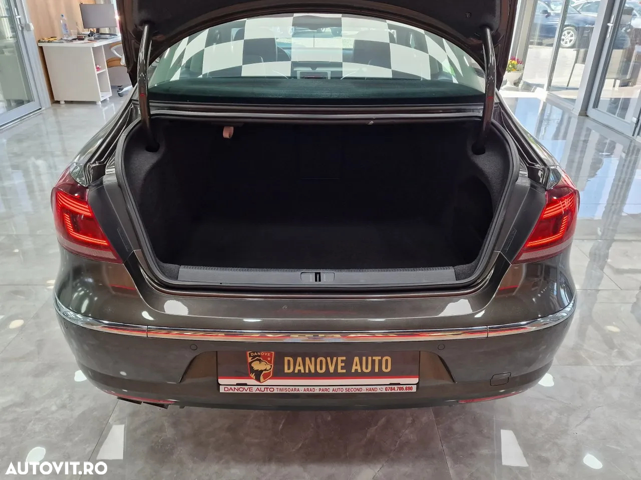 Volkswagen Passat CC 2.0 TDI DSG Blue TDI - 12