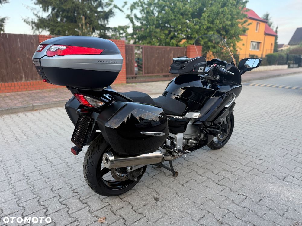 Yamaha FJR - 13