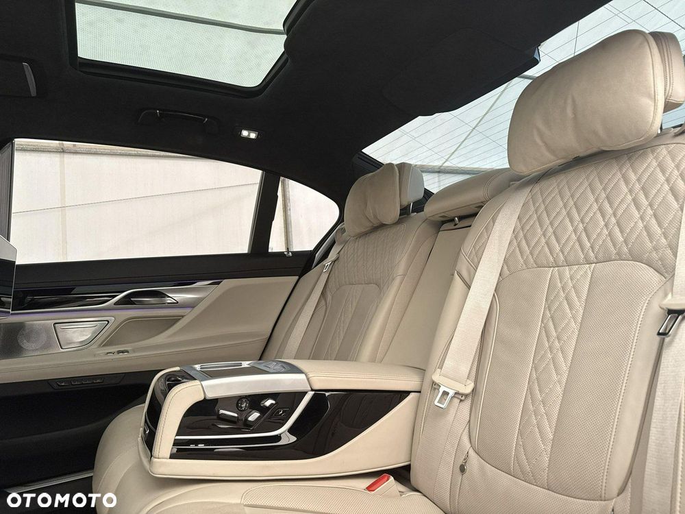 BMW Seria 7 - 19