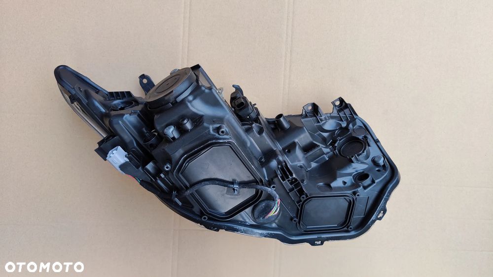 Auris II Lift 16-18 Lampa Przód Lewa Zwykła Selection - 6