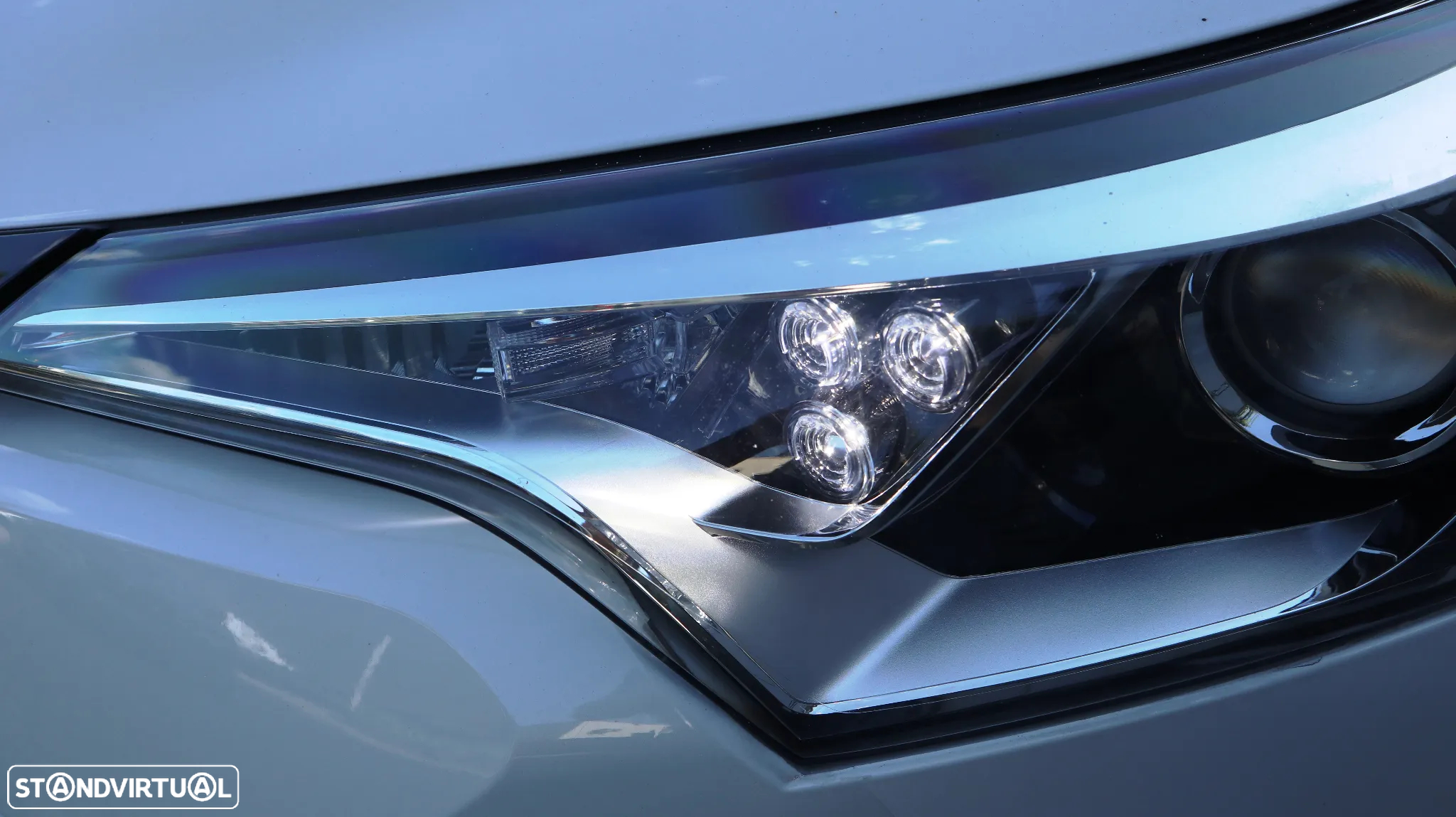 Toyota C-HR 1.8 HSD Exclusive+P.Luxury - 23