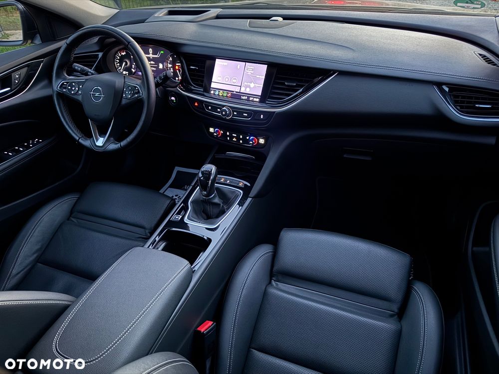 Opel Insignia 1.5 T Exclusive S&S - 17