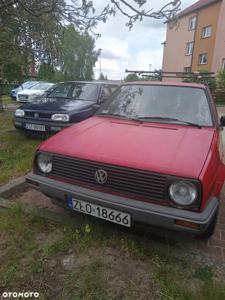 Volkswagen Golf - 2