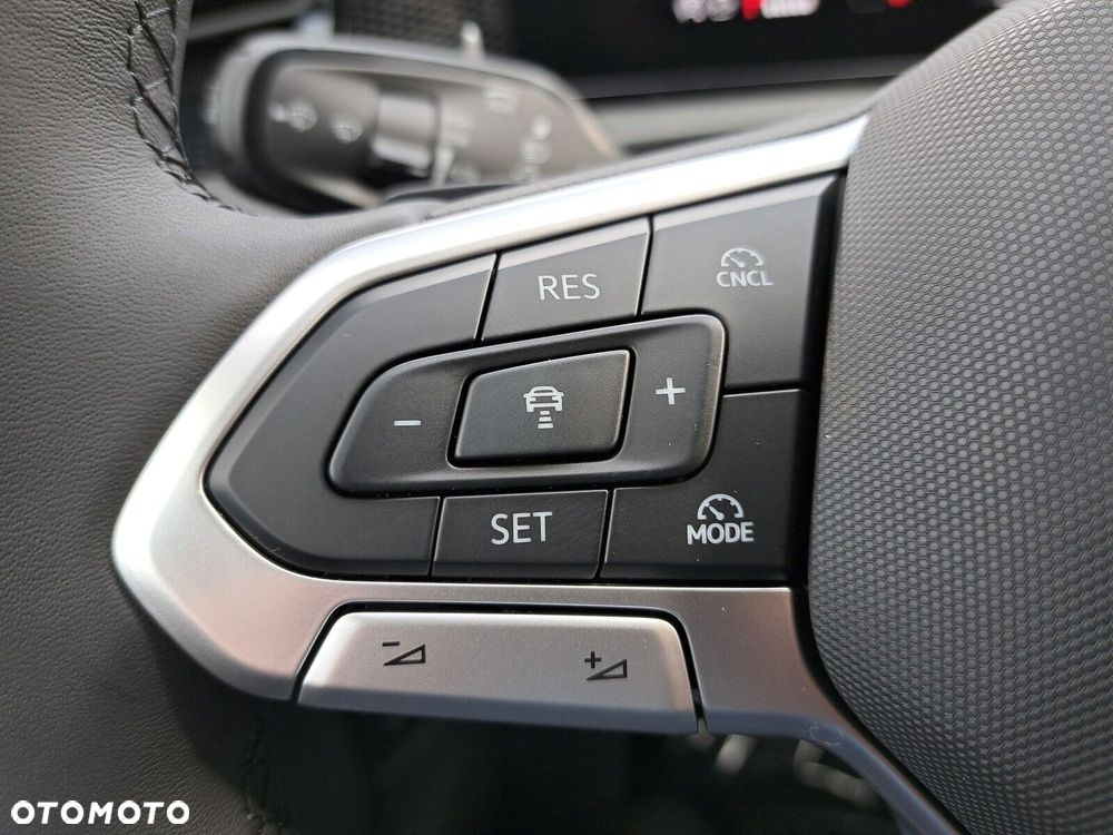 Volkswagen Tiguan - 31