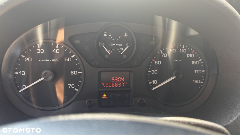Peugeot Expert - 8
